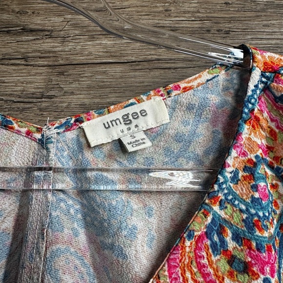 Umgee Asymmetrical Pink and Blue Paisley Blouse - Picture 7 of 7